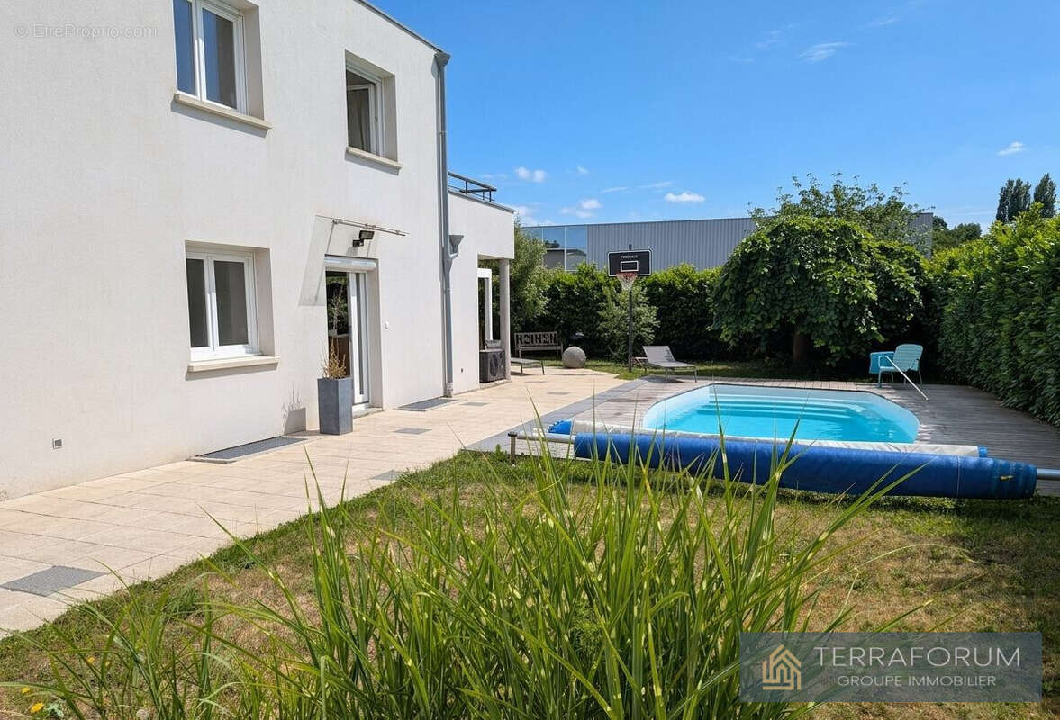 Maison 218 m² à Truchtersheim  - photo 2