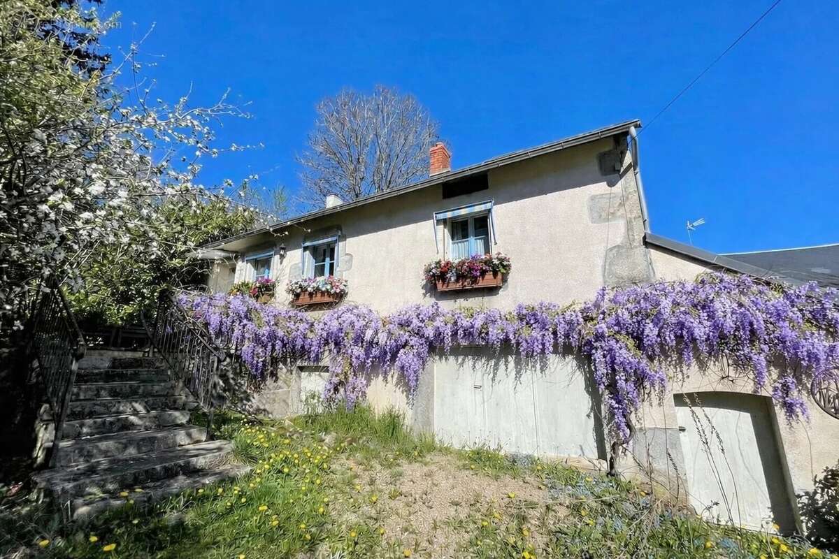 Maison à DUN-LES-PLACES