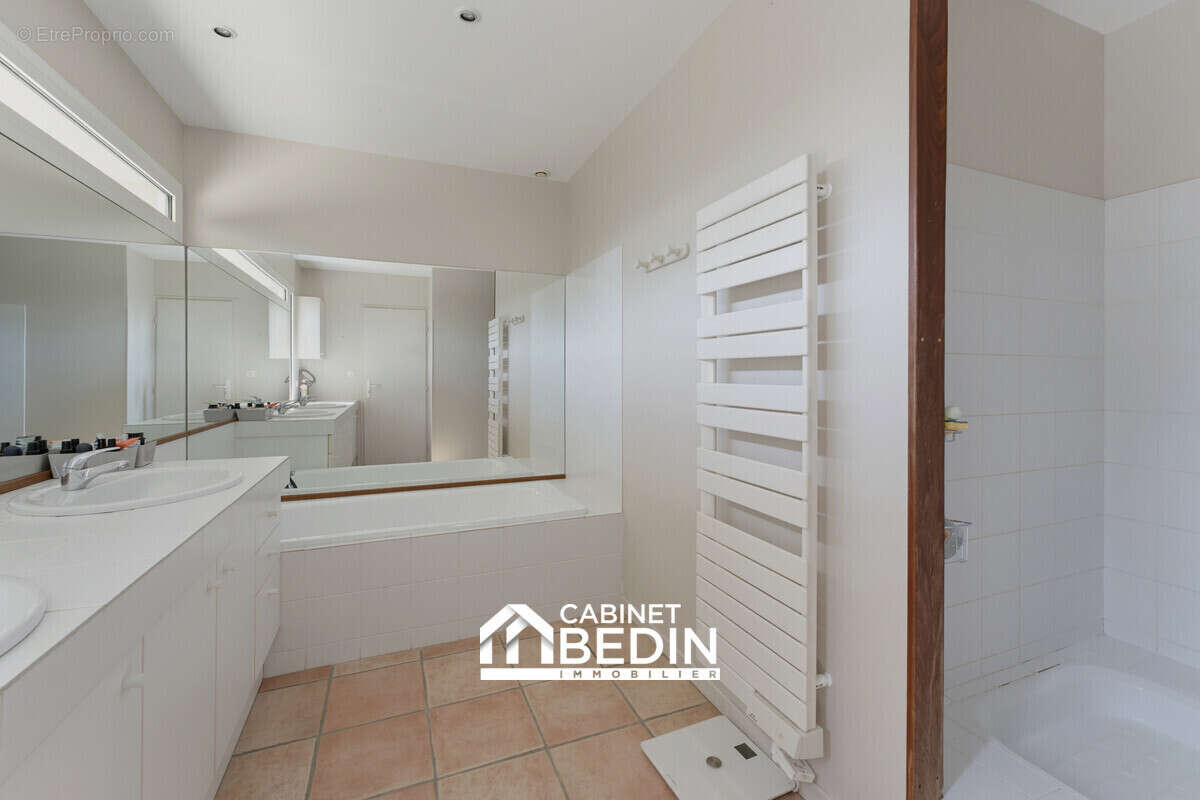 Maison 153 m² à La Brede  - photo 8