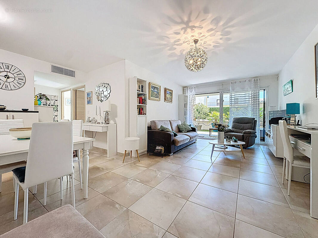 Appartement à CARQUEIRANNE