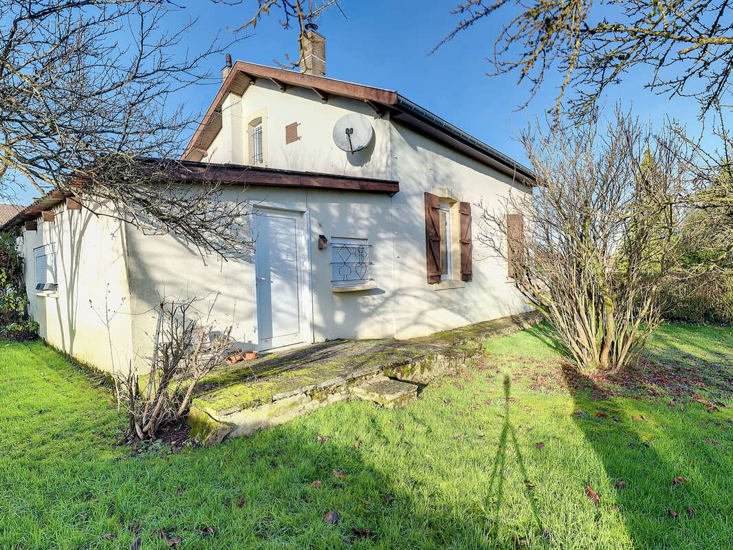 Maison à LES PAROCHES