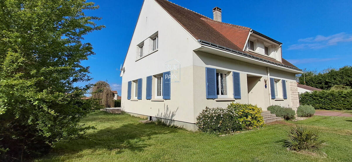 Maison à LENCLOITRE