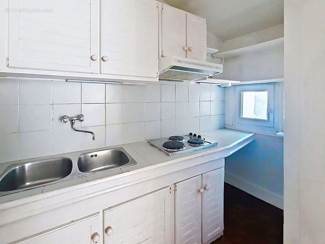 Appartement à PARIS-1E