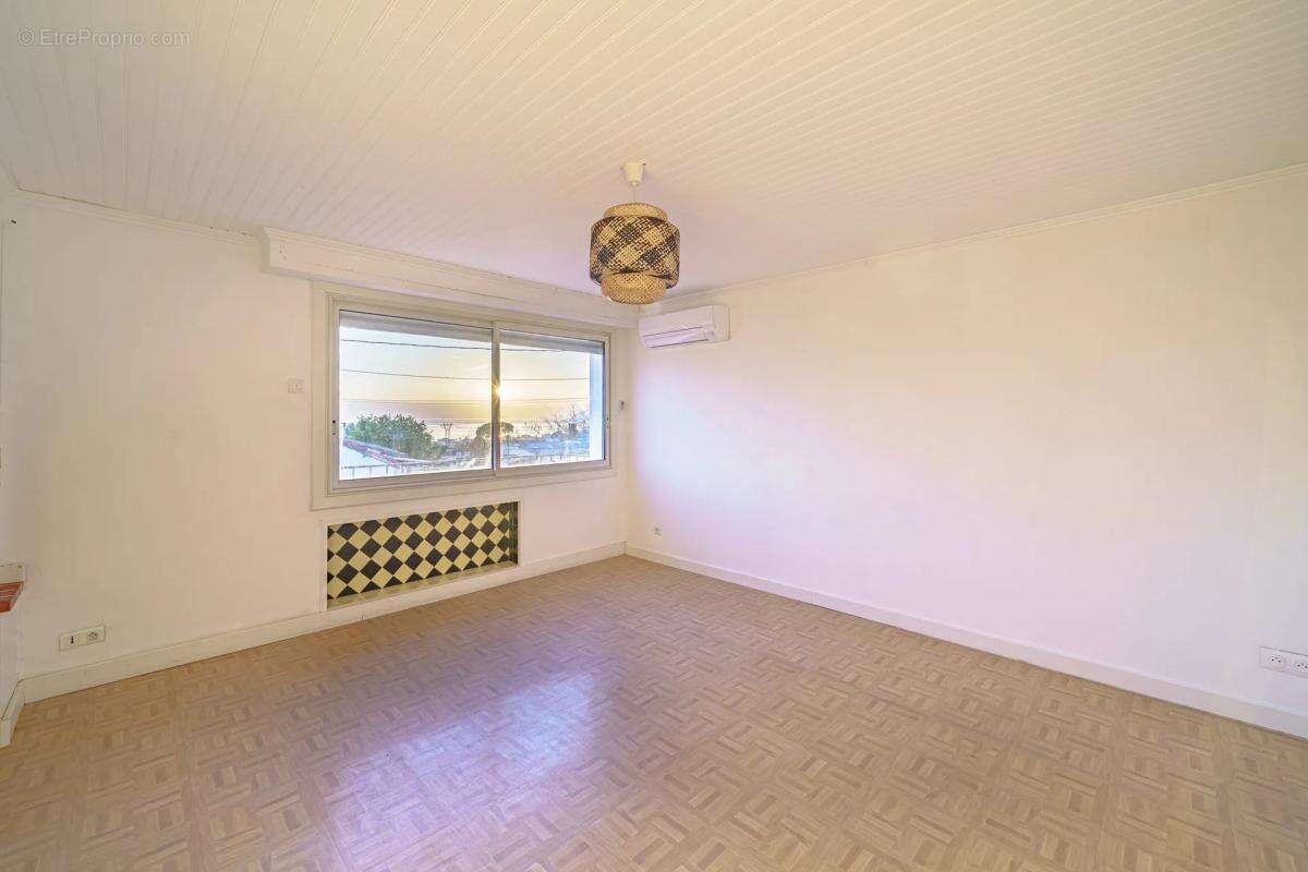 Appartement à MARSEILLE-16E