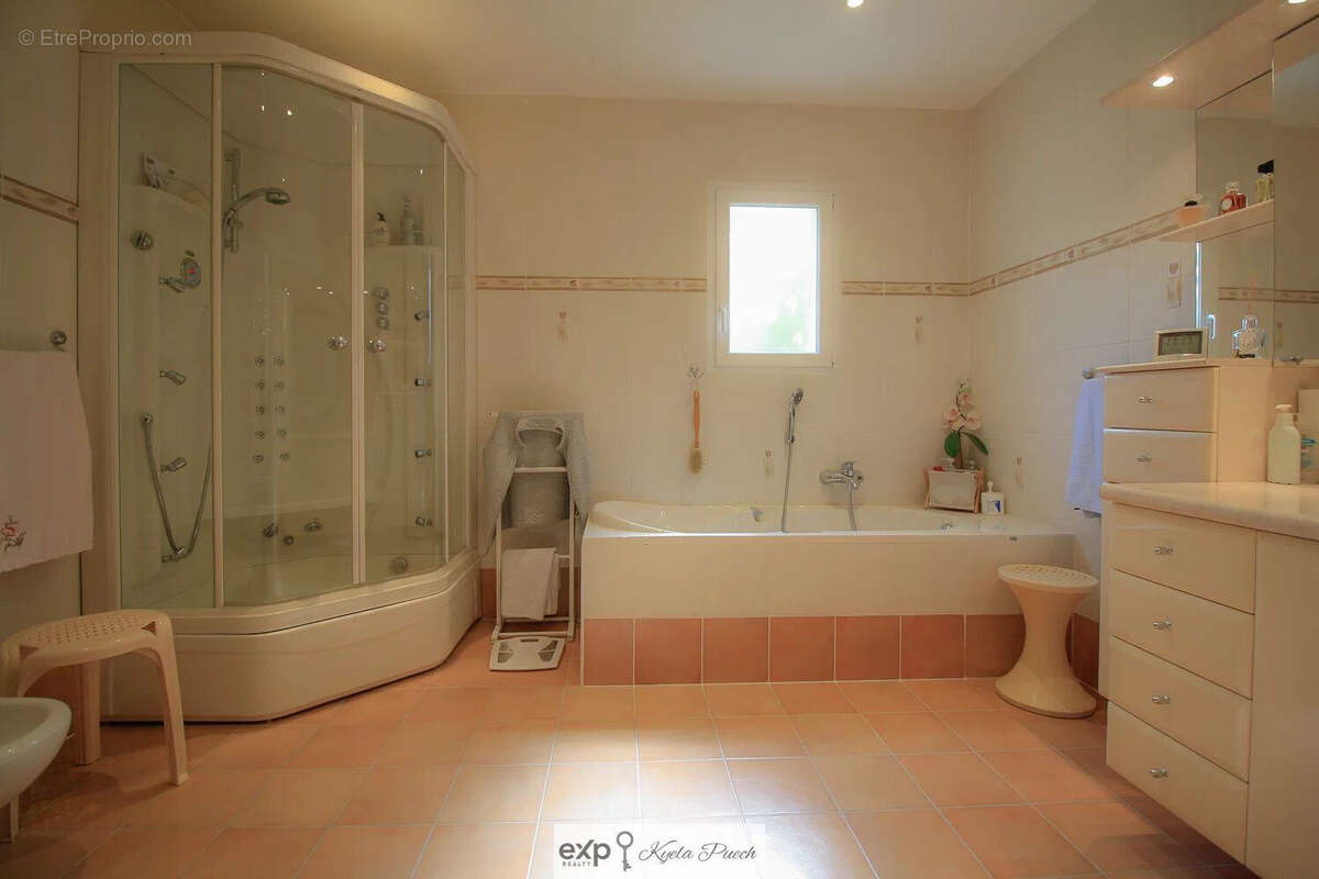 Villa, campagne Aixoise, Sud Luberon, piscine, terrasse, jardin, au calme - Maison à ROGNES