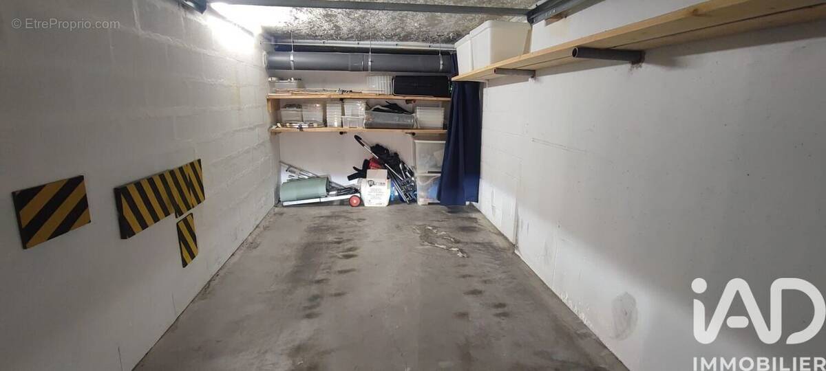 Photo 1 - Parking à ROUBAIX