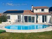 Maison à CHAILLEVETTE