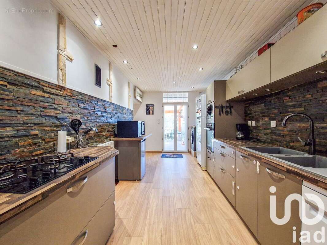 Maison 220 m² à Pommier-De-Beaurepaire  - photo 8