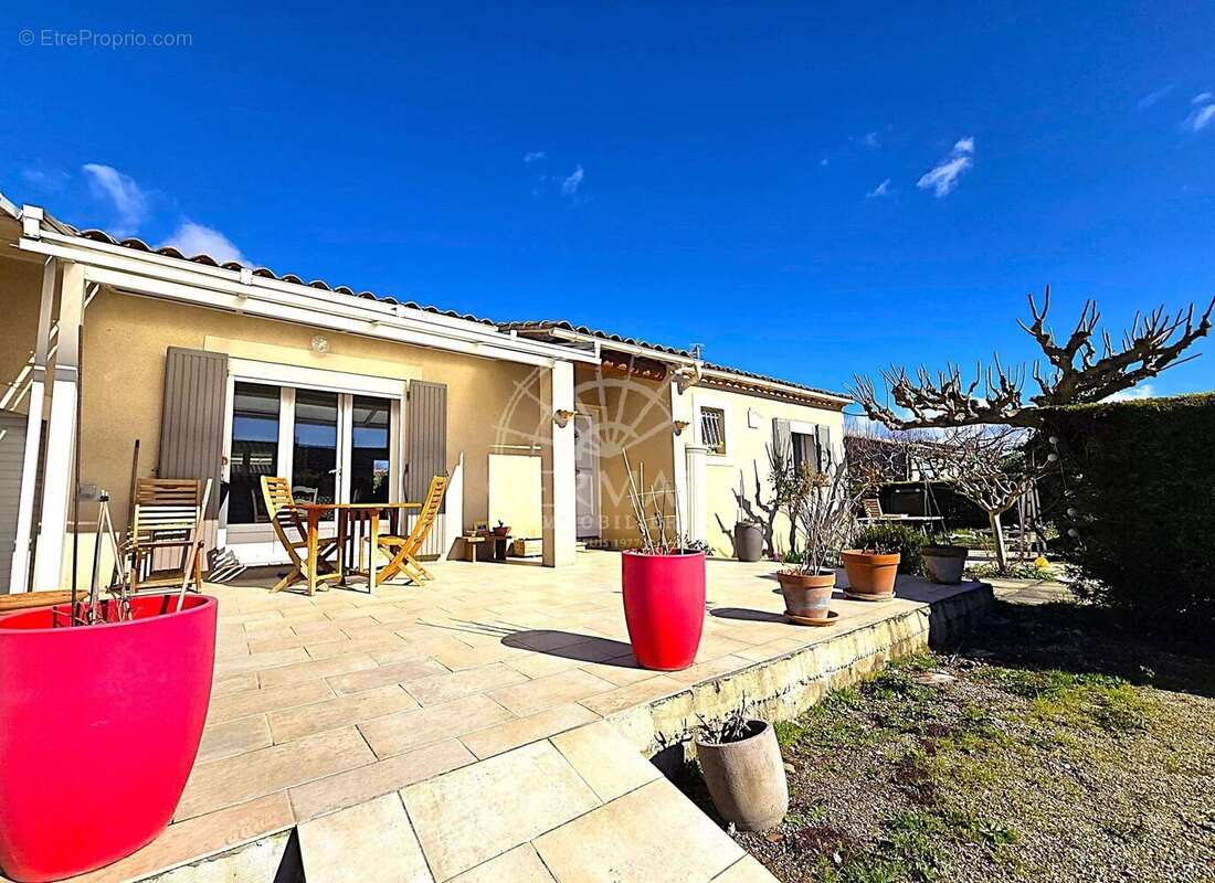 Maison à L'ISLE-SUR-LA-SORGUE