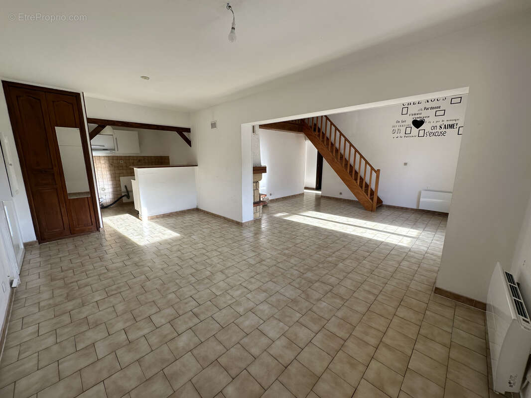 Maison à SOLLIES-TOUCAS