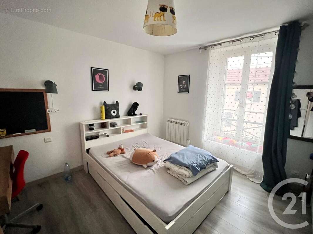 Maison à LE PLESSIS-BELLEVILLE