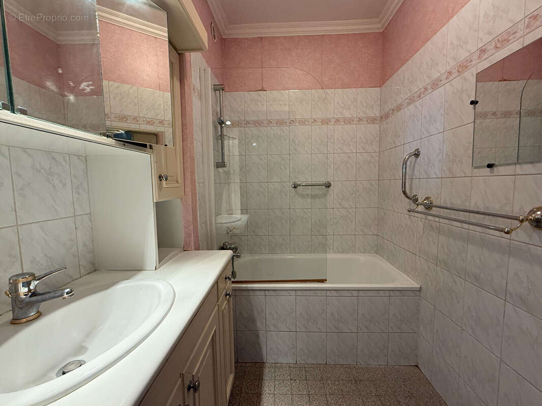 Appartement à BELLEVILLE