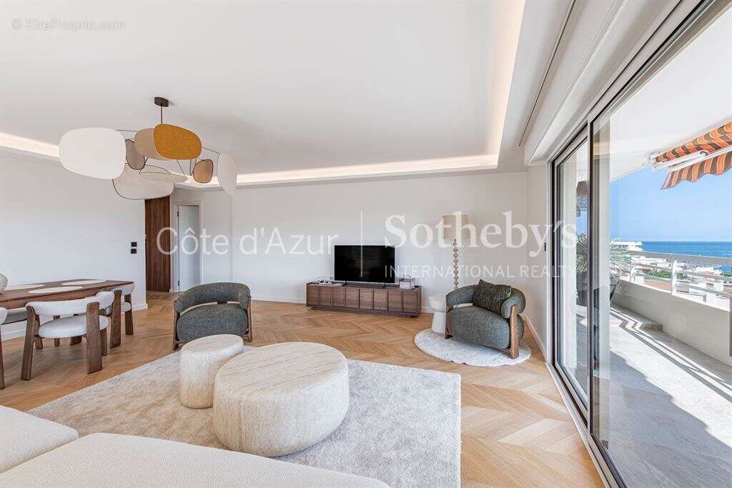 Appartement d'exception en dernier étage avec toit-terrasse et vue mer panoramique - photo 3