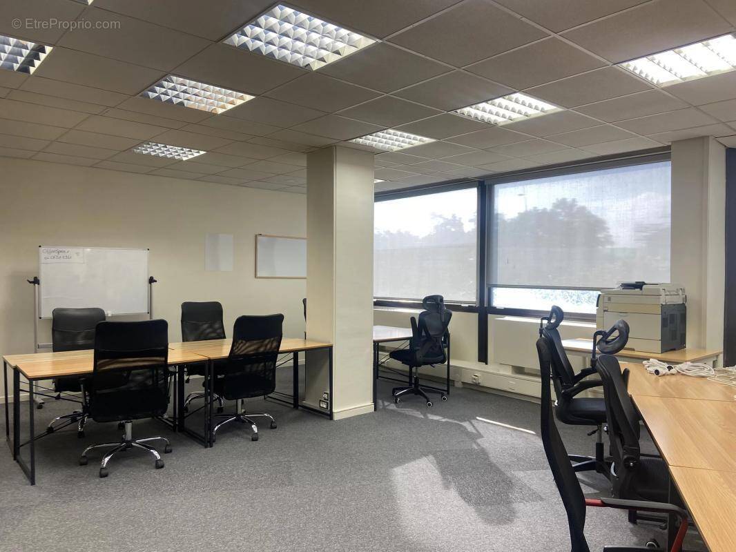 Commerce à SAINT-CLOUD