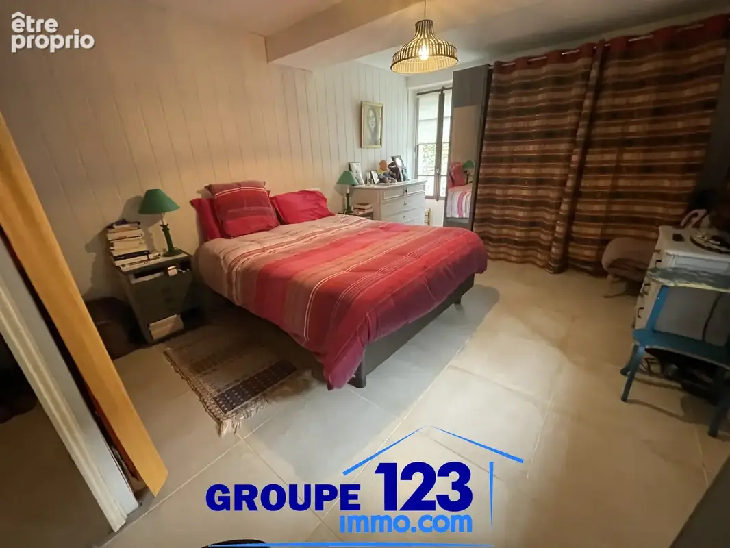 Au coeur de la Puisaye touristique, double longère de 390 m2 sur terrain de 2413m2 au calme - photo 8
