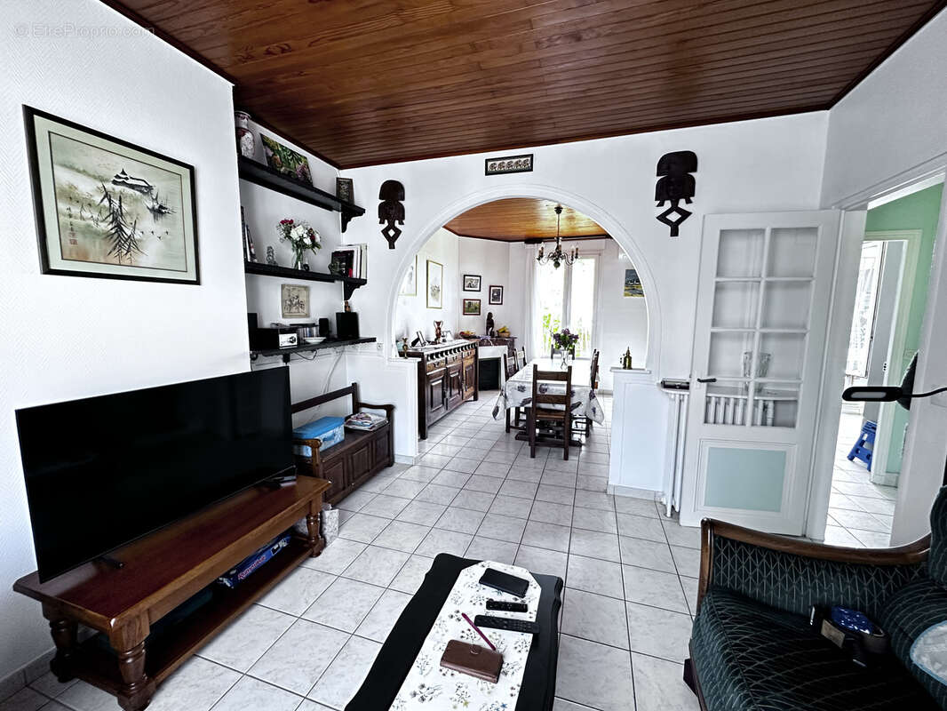 Maison à VAIRES-SUR-MARNE