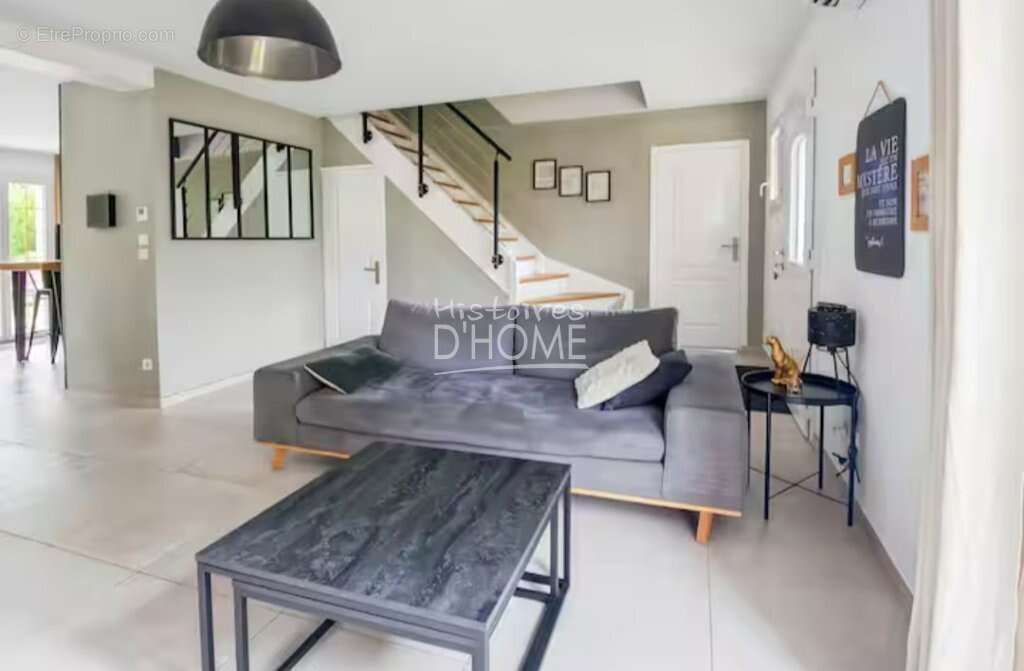 Maison à LE PLESSIS-FEU-AUSSOUX