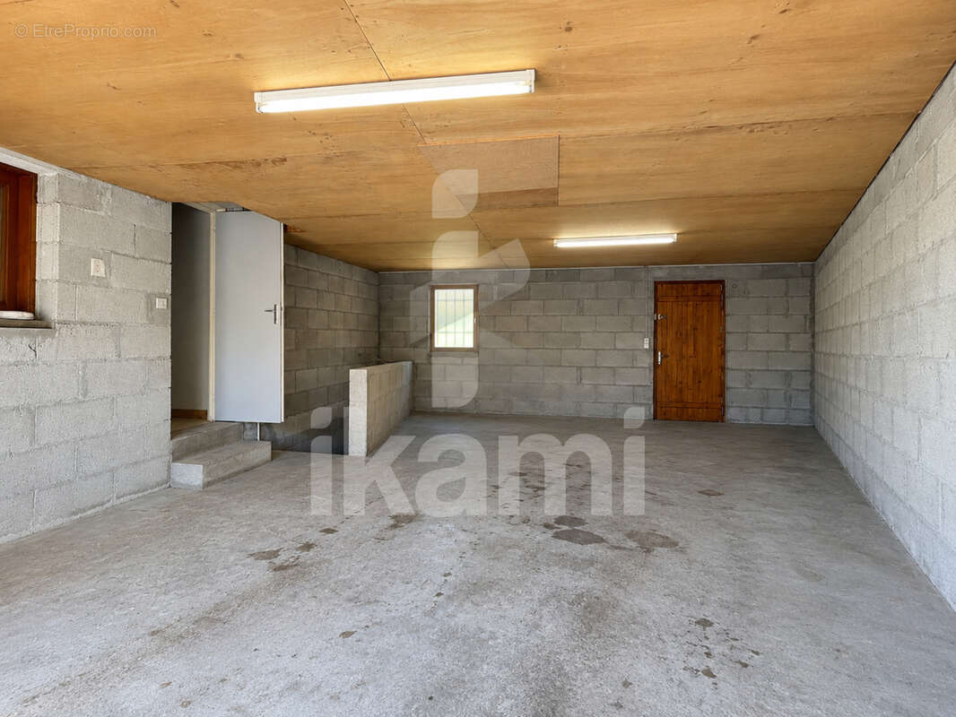 Maison avec garage, cave et jardin - photo 9