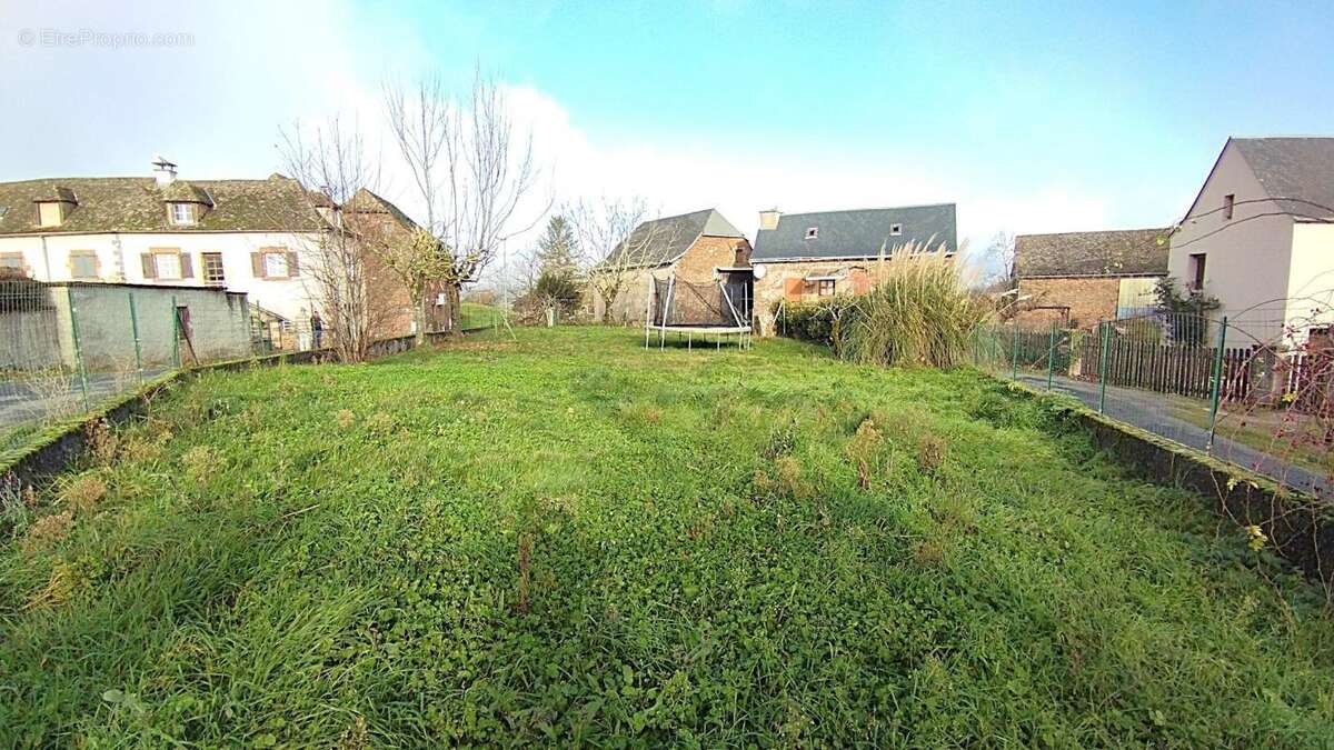 Maison à CLAIRVAUX-D&#039;AVEYRON