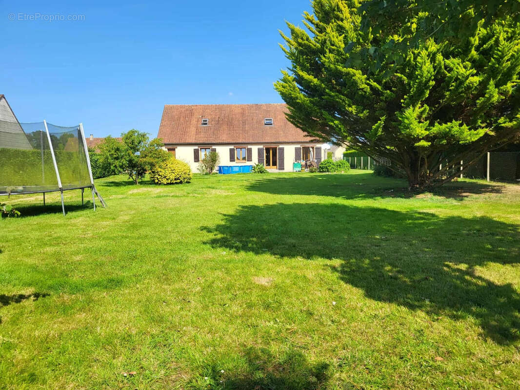 Maison à SAINT-OUEN-LE-MAUGER