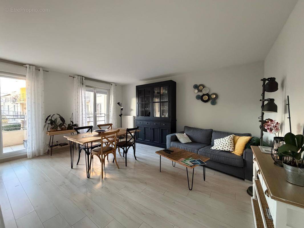 Appartement à MONTIGNY-LE-BRETONNEUX