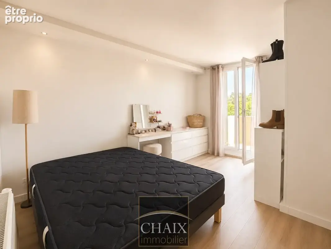 Aubagne   Résidence Les Arpèges : un superbe appartement T4 entièrement rénové, lumineux et prêt à vivre ! - photo 12