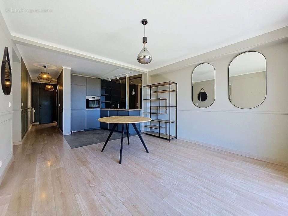 Appartement à LE CANNET