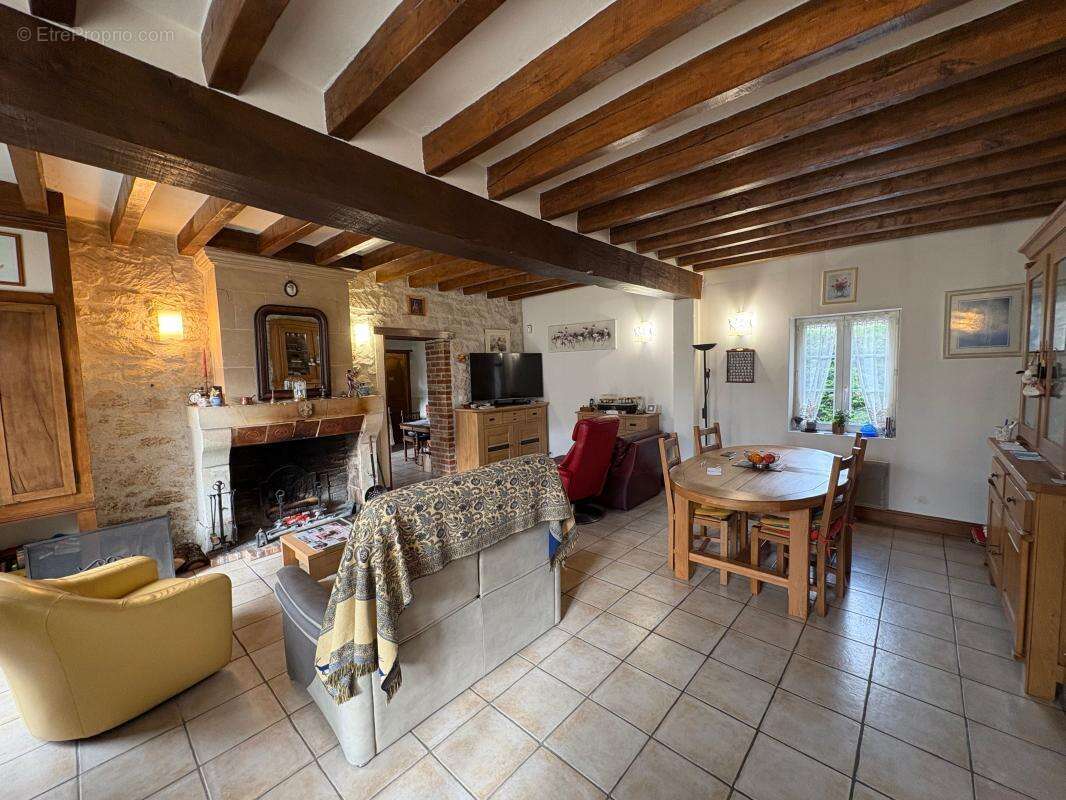Maison à MEUSNES