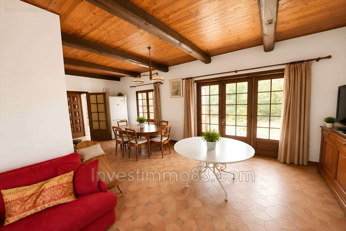 Maison 75 m² à Cotignac  - photo 9