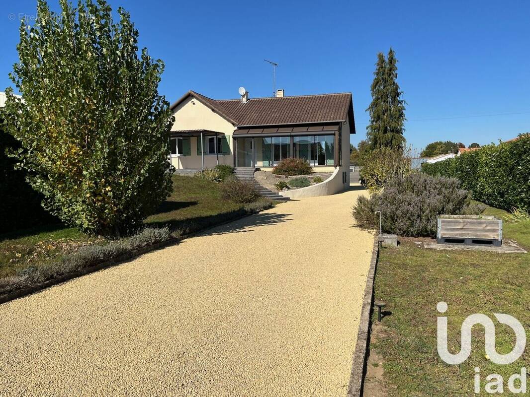 Photo 1 - Maison à JAUNAY-CLAN