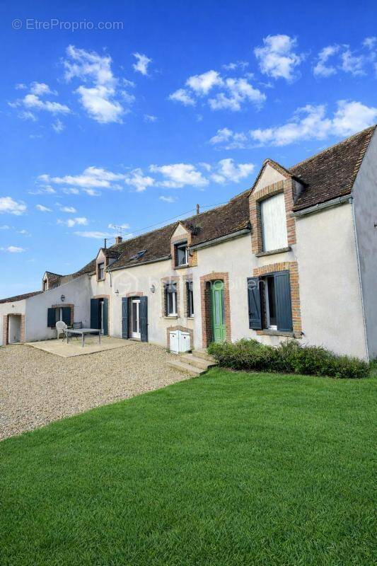 Maison à MALAY-LE-GRAND