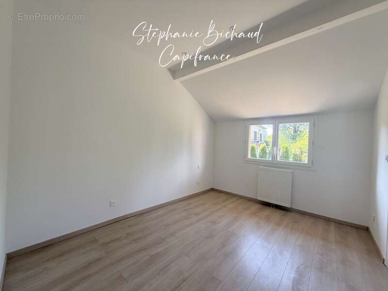 Maison à vendre 7 pièces LA ROCHE DES ARNAUDS (05) - photo 5