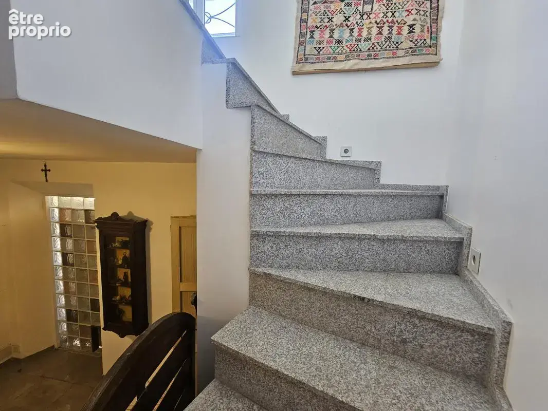 BASTIDE  Rénovée - 190 m²  4 Chambres - terrain clos et arboré de 600 m² avec belle Piscine - photo 18