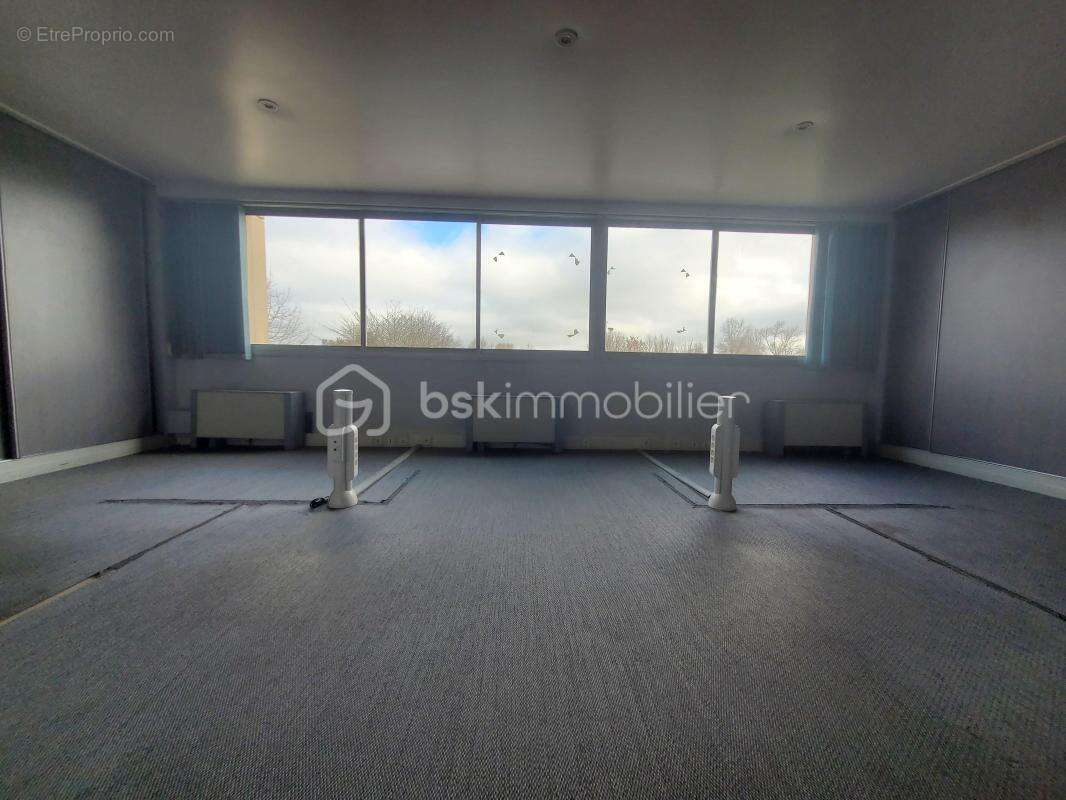 Commerce à ESTILLAC