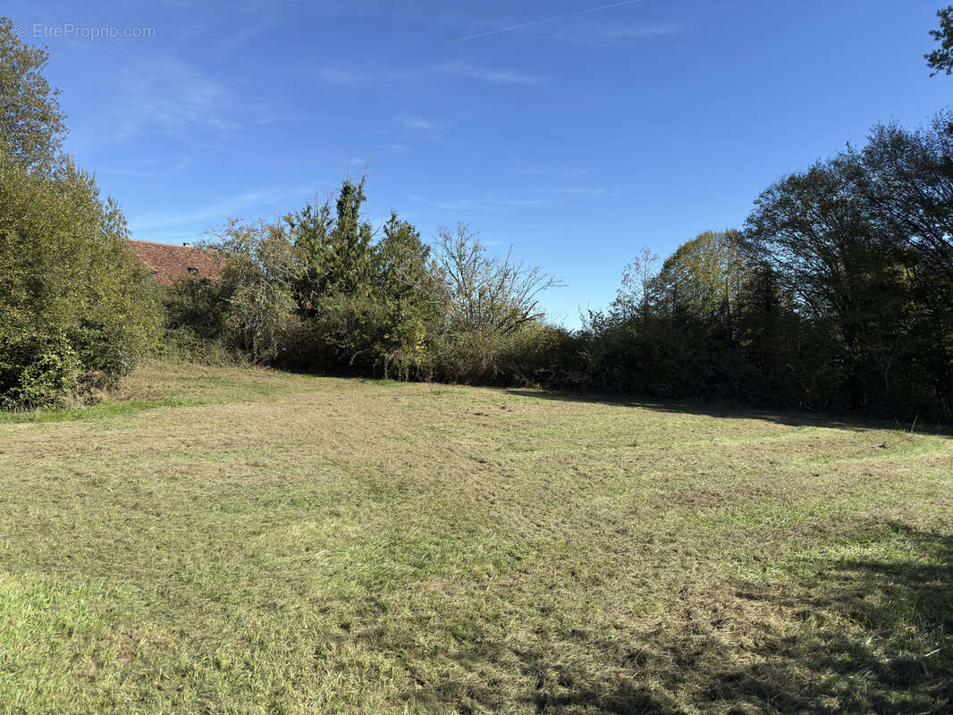 Terrain à CHERVEIX-CUBAS