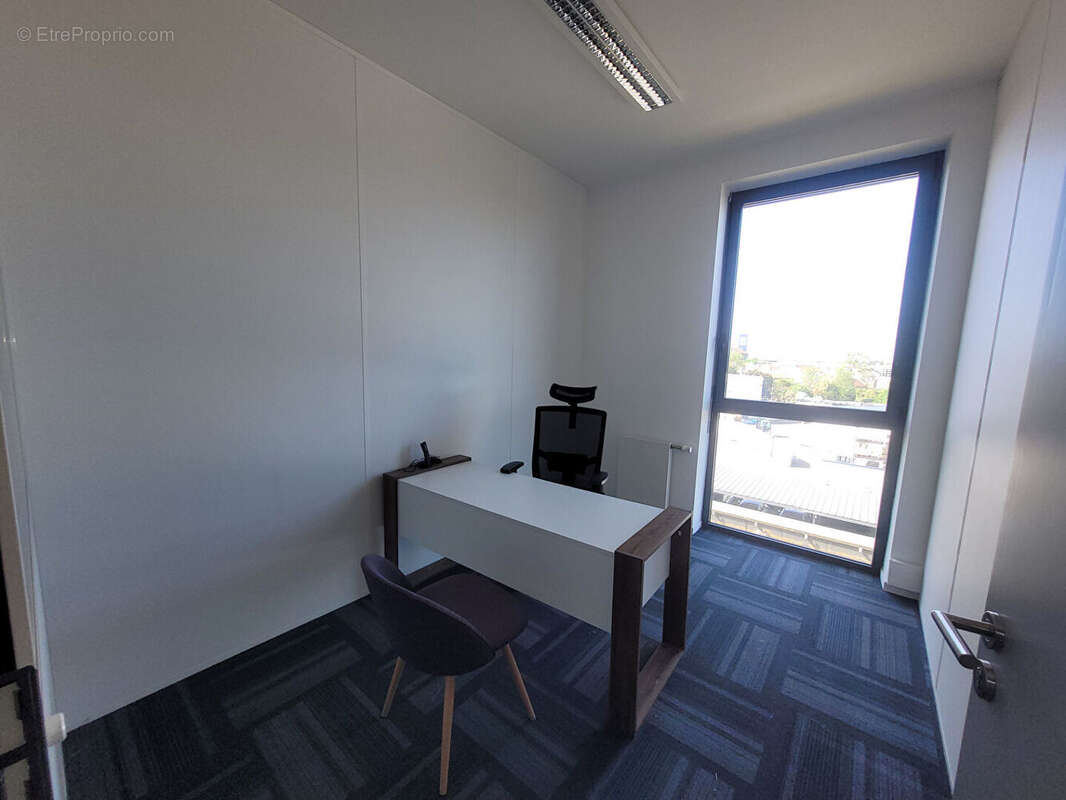 Commerce à SAINT-SEBASTIEN-SUR-LOIRE