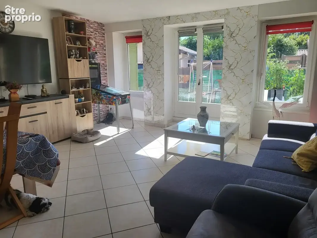 Photo 1 - Appartement à PONT-DE-VEYLE