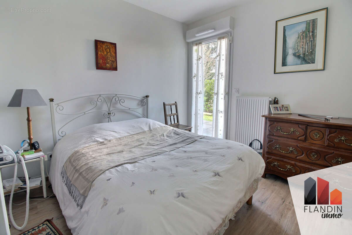 Appartement de standing de 93 m2 avec jardin, terrasse et vue sur les Monts du Lyonnais - photo 8