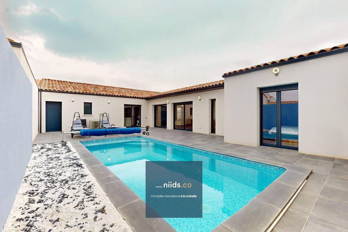 Maison à DOMPIERRE-SUR-MER