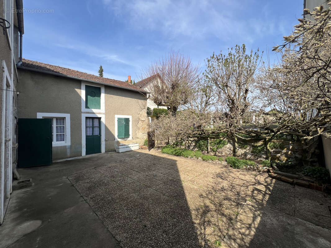 Maison à CHATEAUMEILLANT