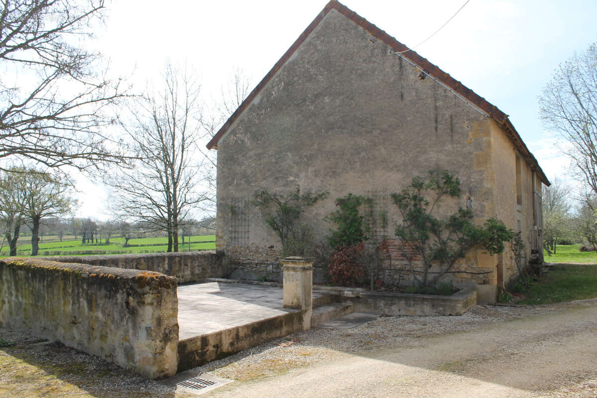 Maison à SAINT-JEANVRIN