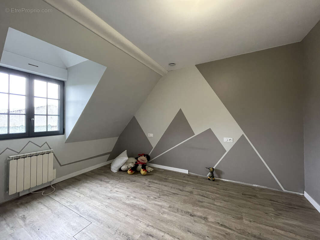 Maison à CHATILLON-SUR-COLMONT