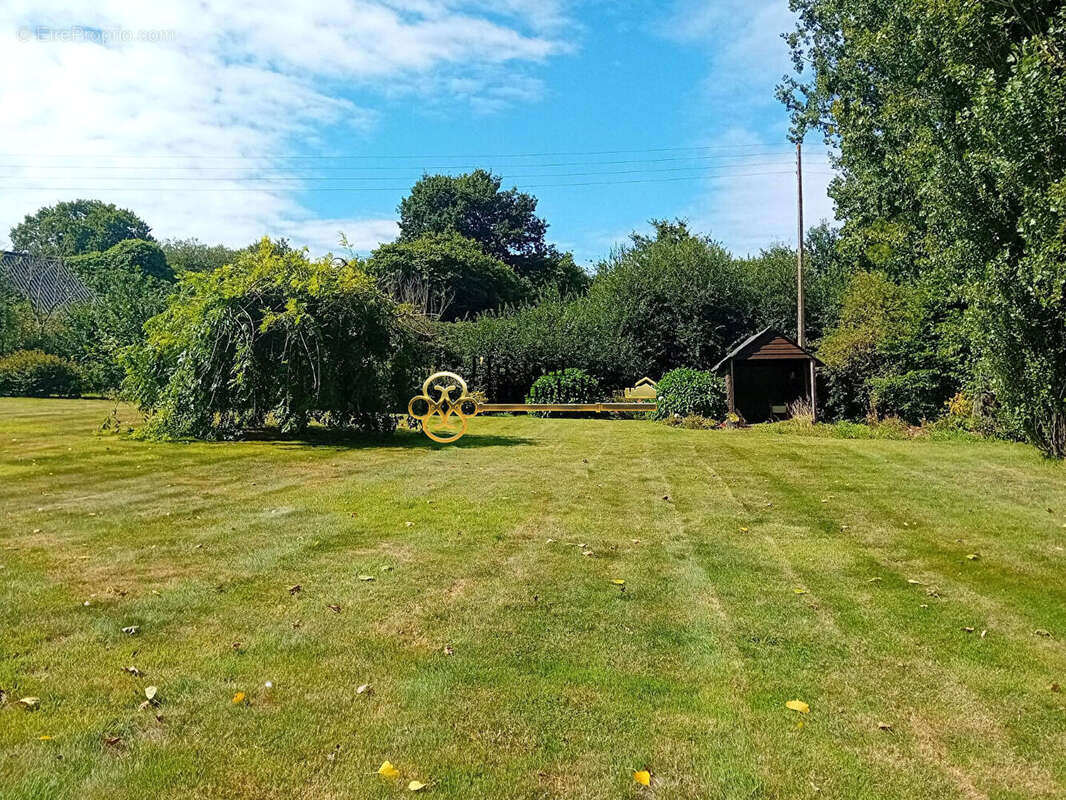 Maison à PLOUEGAT-GUERAND