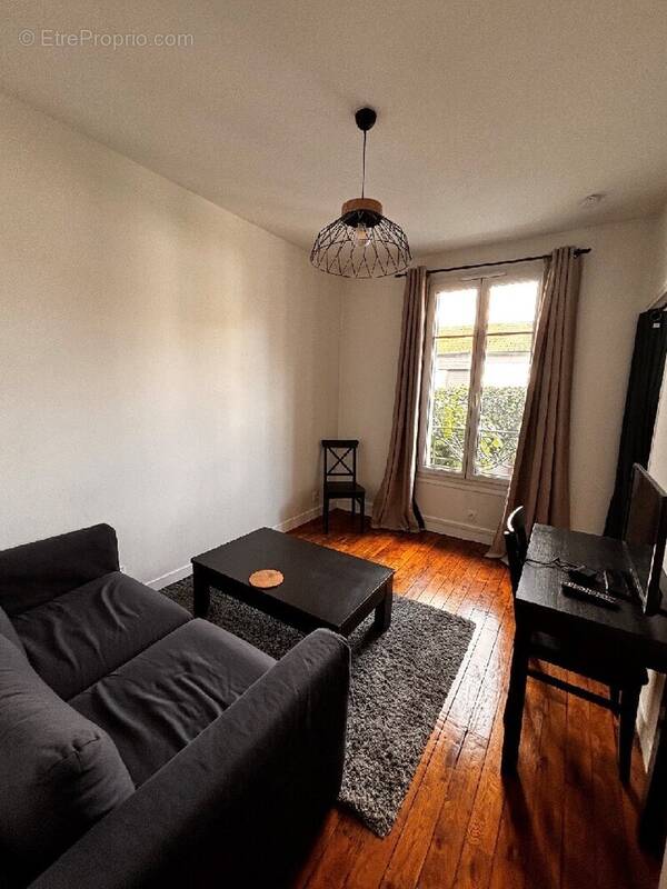 Appartement à LA GARENNE-COLOMBES