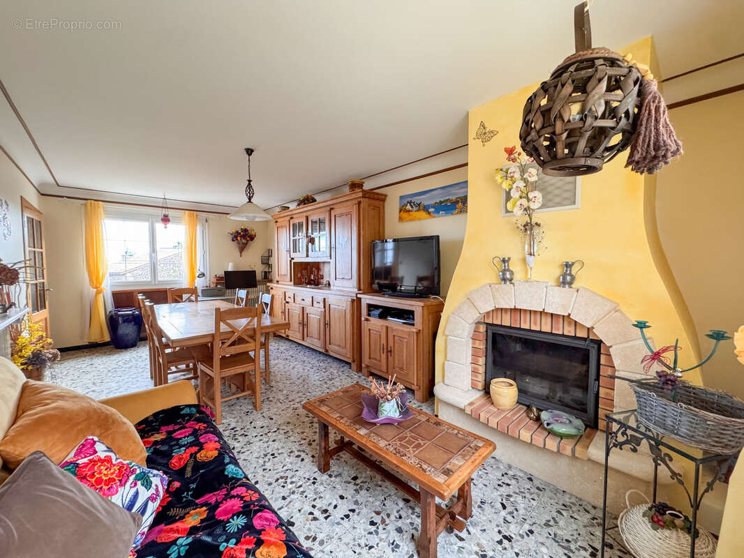 Charmante maison avec dépendances et terrain   Pélussin (42) - photo 12