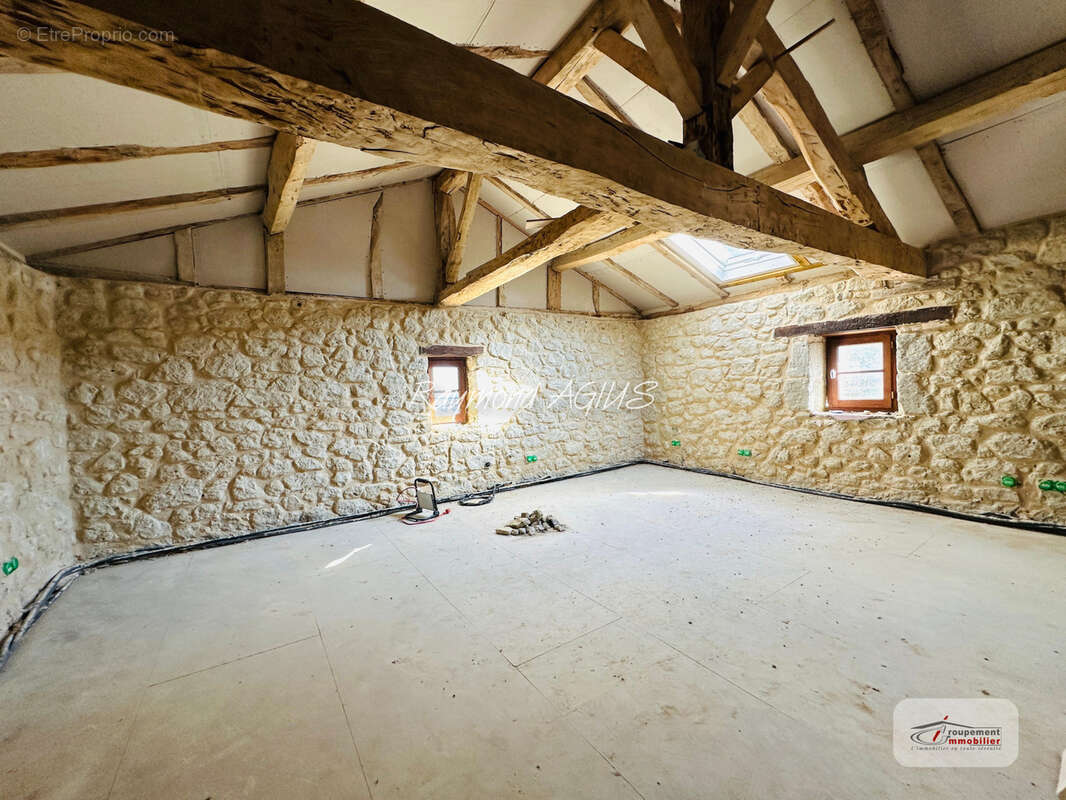 Charmant maison en pierre de 3 chambres avec une vue imprenable - photo 12