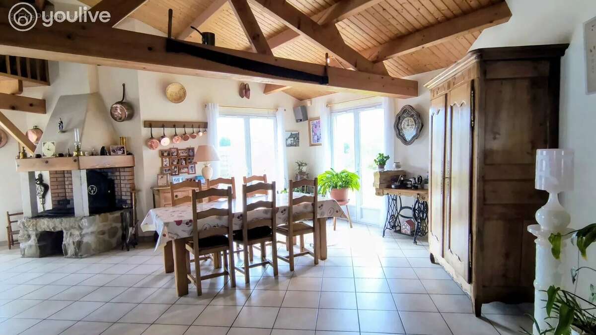 Maison à LE PERRIER