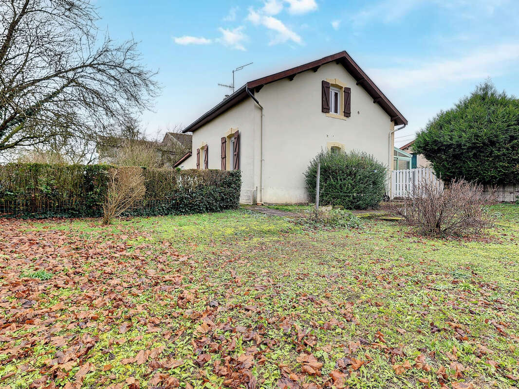 Maison à LES PAROCHES