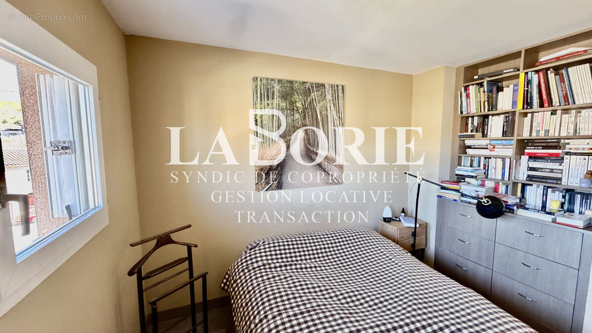 Appartement à VILLENEUVE-LES-AVIGNON
