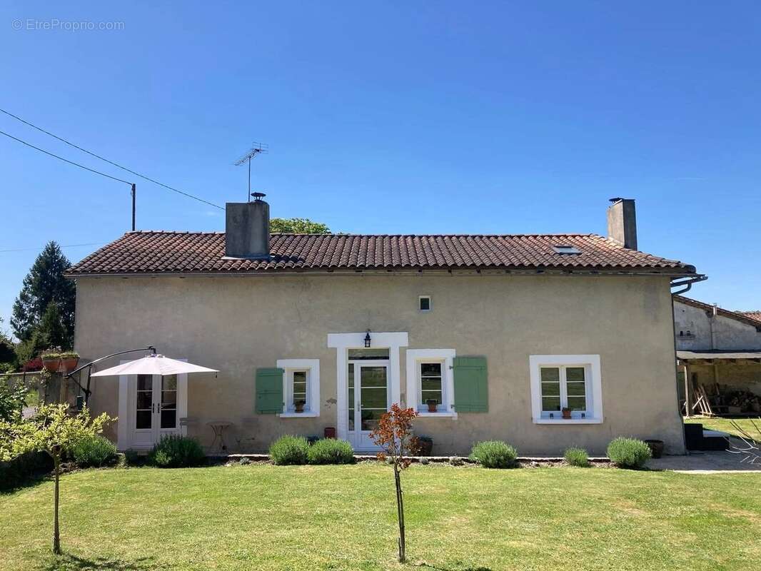 Maison de campagne rénovée avec piscine et grange séparée - photo 19